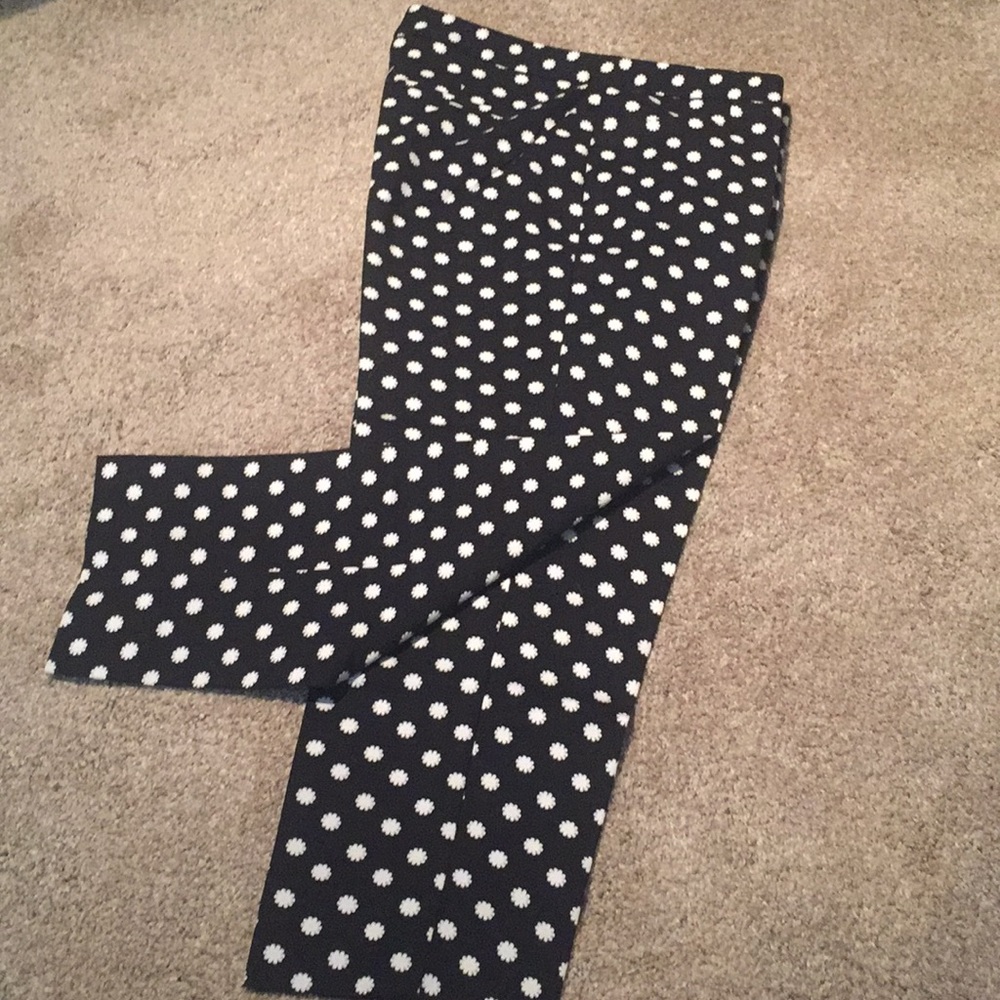 Cece Rich Black Daisy Dot Cropped Pants